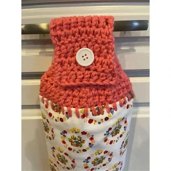 Crochet Top Kitchen Towel- Flowers pink topper - Picture 2 of 3